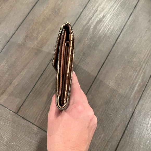 Louis Vuitton Trifold Wallet - Picture 12 of 17